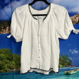 SAYLOR White Button-Up Top